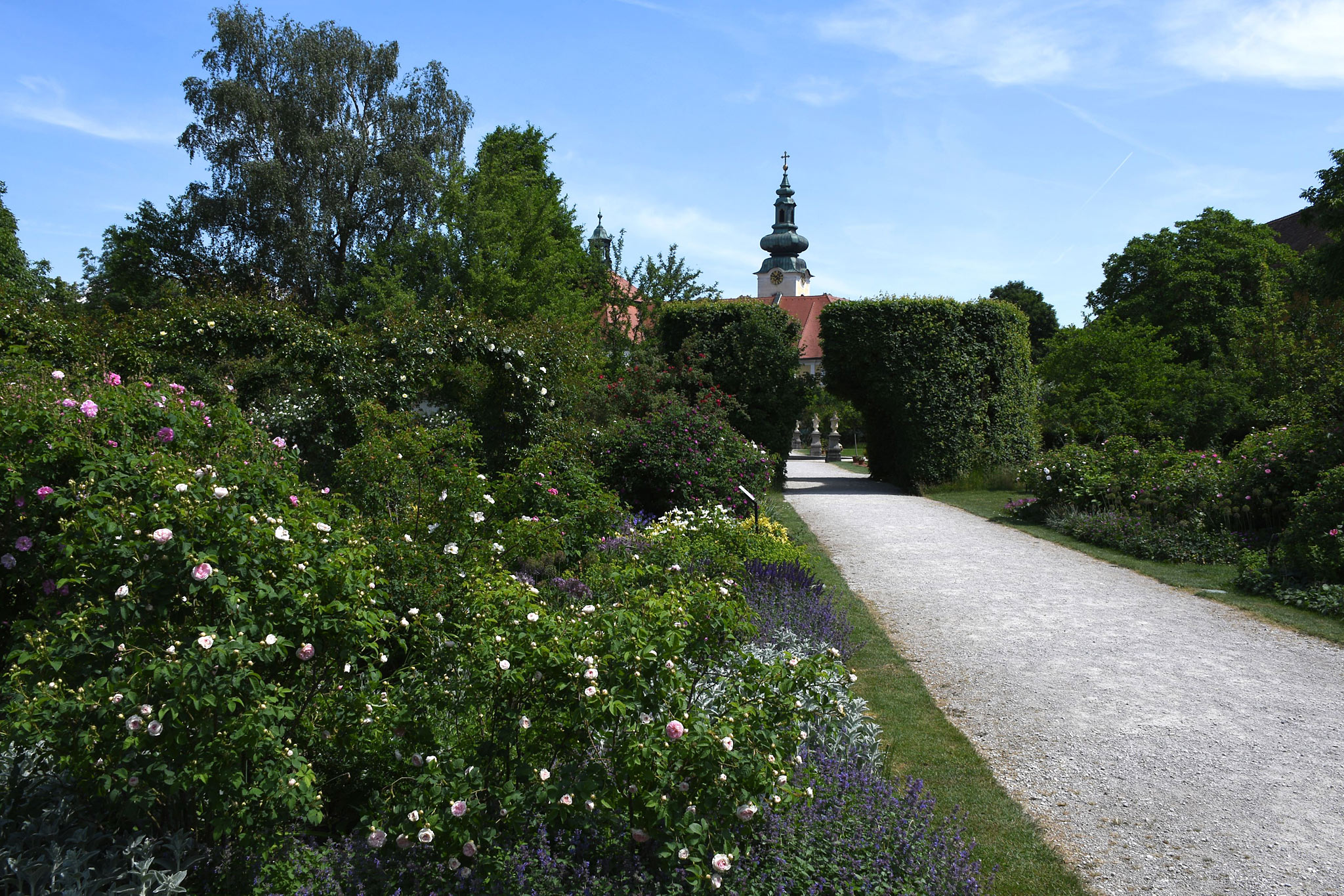 Stift Seitenstetten (Photo license: CC BY 2.0)